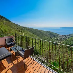 https://holiday-home-stefi.primorje-gorskikotar.com